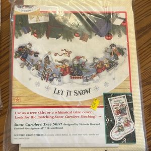 Dimensions Christmas
Counted Cross Tree Skirt Craft Kit, SNOW CAROLERS